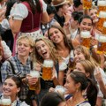 Počinje Oktoberfest: Koliko košta pivo ove godine i kako će veštačka inteligencija pratiti gužve