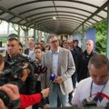 Čoveče, vi ste te fabrike doveli: Krajišnici oduševljeno pozdravljaju predsednika Vučića (video)