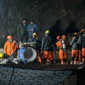 Prvi radnik izvučen iz rudnika - ugledao svetlost posle 17 dana! Ostalo još 40 ljudi unutra, akcija spasavanja u toku!