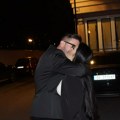 Ekskluzivni paparaco! MC Stojan krišom došao po Zoranu, pali sočni poljupci sa 22 godine mlađom pevačicom