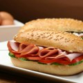 Državni inspektorat: Opoziva se šunka sendvič Celjskih mesnina