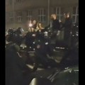 VIDEO: Policajca u civilu sinoć je kod RTS-a udario žandarm i povredio mu oko