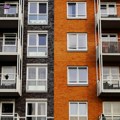 Ni u Crnoj Travi nema stana za 350 evra po kvadratu – kad beogradski mediji “masno” lažu?!