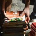 Bliži se početak nove školske godine: Koliko koštaju udžbenici, prodavac otkrio razlike u ceni polovnih i novih