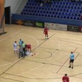 Uznemirujuć snimak! Start za zatvor golmana, igrač završio u bolnici