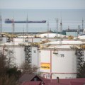 EU razmatra privremeno zamrzavanje cenovnog ograničenja za rusku naftu zbog rata sa Iranom