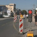 Velike gužve u Surčinskoj ulici: Vozači čekaju i do sat vremena, problem pravi i nepoštovanje signalizacije