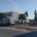 Gori magacin u industrijskoj zoni u Novom Sadu, ima povređenih