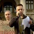 Student Blagoje Rozgić na protestu „Srbija protiv nasilja“: “Ne želimo Nušićevu Srbiju, gde su na čelu Gospođa…
