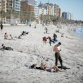 U ovoj evropskoj zemlji usred zime 28 stepeni! Toplotni talas u januaru, ljudi se kupaju i sunčaju (foto)