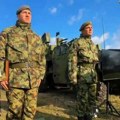 Vučić u Nišu: Uložićemo 300 miliona evra u novo domaće naoružanje za VS