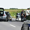 U sudaru kamiona i automobila povređene tri osobe, obustavljen saobraćaj