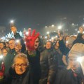 „Ne dirajte nam decu!“: Poruke najstarijih građana iz prvih redova protesta u Leskovcu