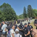 Napeto ispred toplane u Kosjeriću - aktivisti kažu da je otkriven još jedan SNS štab