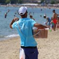 Posle ovog snimka smučiće vam se krofnice Na plaži: Kad vidite kako ih Crnogorci prave, nikad ih više nećete kupiti