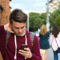 Tinejdžer (16) se udvarao devojci pa je pitao za godine: Kad je saznao koliko ima, usledio je odgovor zbog kog mu Srbi…