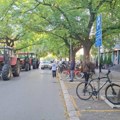 Nastavlja se dvodnevni protest poljoprivrednika, pridružuju im se i maturanti dve škole