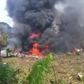 Kolumbijski vojni avion srušio se tokom poletanja /video/