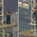 Ovo su Rusi koji su se popeli na vrh Empajer stejt bildinga: Posle filmske veridbe, na ruke im stavljene lisice