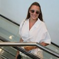 (Video) Aleksandra Prijović ne skida osmeh sa lica: Posle uspešnog nastupa u Crnoj Gori na aerodromu je sačekao mali Aki
