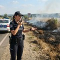 Nakon saobraćajne nesreće u kojoj povređeno 13 lica, MUP apeluje da se ne pali rastinje blizu puteva. Iznenadni nailazak na…