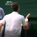 Kakav obrt: Novak šalje poljupce, Alkaras besan (VIDEO)