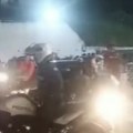 Pojavio se snimak dritana kako napušta diskoteku: Mladići uzvikuju "Ua!" i "Milo!" Iz policije i dalje tvrde da nije napadnut…