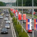 Zastave i bilbordi na beogradskim ulicama u čast dolaska Sija Đinpinga