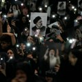 Десетине хиљада Иранаца на сахрани Раисија у Техерану