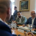 Vučević sa poljoprivrednicima: Nema problema sa izvozom jestivog ulja