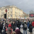 Avijatičarski trg u Zemunu blokiran na sat vremena: Više od 2.000 ljudi na skupu podržalo studente