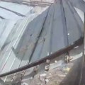 Uživala u dvorištu kada je počela oluja: Žena nije stigla da reaguje, a krov je poleteo prema njoj!