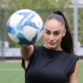 San mi je da zaigram pred punom marakanom: Lepa fudbalerka Zvezde otkrila kako se brani od muškaraca i kako se nosi sa…