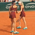 Kraj za najlepši dubl svih vremena: Olga Danilović i Anastasija stale na Rolan Garosu, Ruskinje bile prejake!