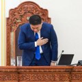 Premijer podneo ostavku nakon nakon luskuznog putovanja sina: Narod pobesneo zbog kesa iz skupih butika (video)