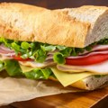 Nadrealan snimak Zapalio restoran jer nije dobio najvažniji dodatak u sendviču: "Sigurno nema majoneza?"