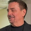 Haos na kebinom koncertu! Pevač dobio poklon, a onda usledilo ovo! (video)