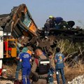 Kran se srušio na voz u pokretu: najmanje 25 poginulih