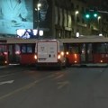 (Video) Prvi snimak sa mesta teške nesreće: Vozaču autobusa pozlilo kod Brankovog mosta, a onda je usledila drama: Udario u…