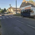 Teška nesreća u Apatinu: Tri devojčice povređene u sudaru električnog skutera i kombija, hitno prebačene u somborsku bolnicu…