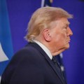 Tramp preti Iranu teškom odmazdom ako još koji američki vojnik pogine