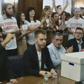 Студентски покрет предао РИК-у листу "Студентска листа - Студенти побеђују" за ванредне парламентарне изборе (ФОТО, ВИДЕО)