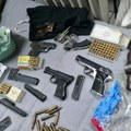 Читав арсенал оружја у стану у Београду: УКП упао у стан и извршио заплену ФОТО