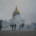 Francuska policija na meti optužbi zbog povreda tinejdžera nalik ratnim ranama tokom školskih protesta