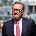 Glumac Kevin Spacey oslobođen svih optužbi za seksualne delikte