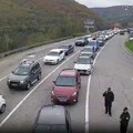 Haos na granici sa crnom gorom: Kilometarske kolone vozila formirane na ulazu u Srbiju, čeka se satima (foto)