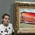 Klimatska aktivistkinja oštetila Moneovu sliku u pariskom muzeju