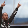 Hamilton nahvalio Ferrari F80: “Najbrži drumski auto koji sam ikada vozio” (VIDEO)