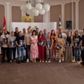 Uručen 21 ugovor o finansiranju projekata za mlade u Leskovcu