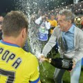 "Zar da ga platim kao roba?" Haos u taboru Zvezdinog rivala u Ligi Evrope, a sve zbog 100.000 evra...